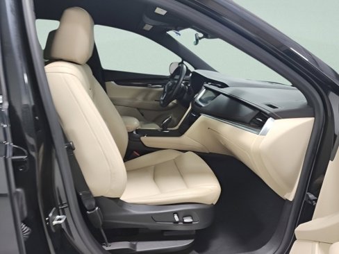 Used 2017 Cadillac XT5 FWD image 12