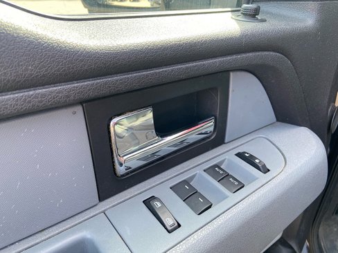 Used 2012 Ford F150 XLT w/ XTR Pkg image 9