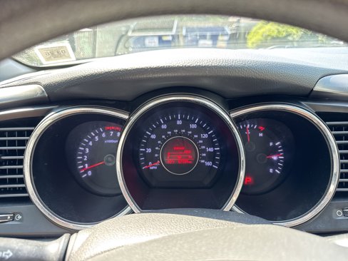 Used 2012 Kia Optima LX image 16
