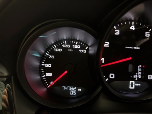 Certified 2018 Porsche Macan Sport Edition image 36