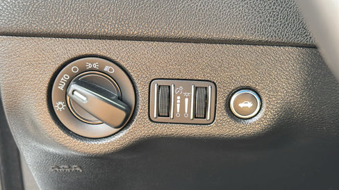 Used 2023 Dodge Charger SXT image 13