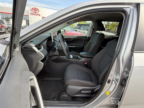 Used 2023 Toyota RAV4 LE image 14
