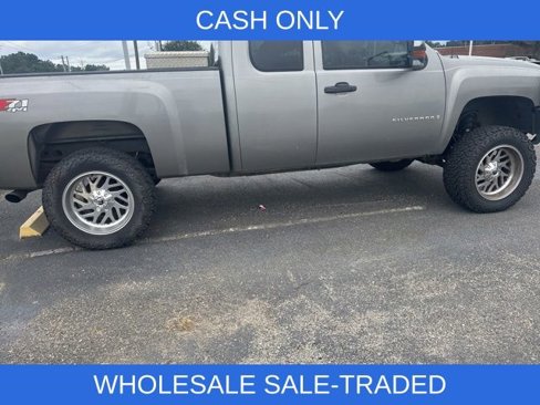 Used 2008 Chevrolet Silverado 1500 LT w/ Safety Package image 8