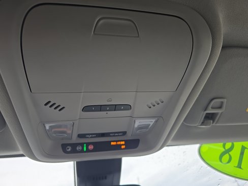 Used 2018 Chevrolet Equinox Premier image 37
