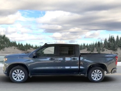 Used 2021 Chevrolet Silverado 1500 Custom w/ LPO, Dark Essentials Package image 2