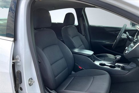 Used 2021 Chevrolet Malibu LT image 19