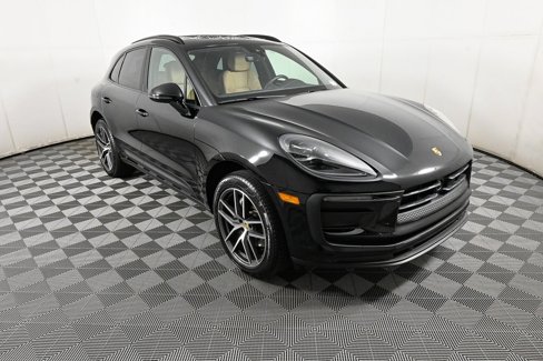 Used 2025 Porsche Macan image 28