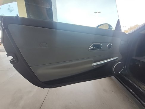Used 2006 Chrysler Crossfire Limited image 22