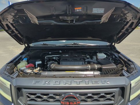 Used 2022 Nissan Frontier PRO-4X w/ Technology Package image 37