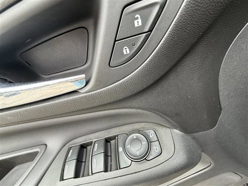 Used 2020 Chevrolet Equinox LT image 13