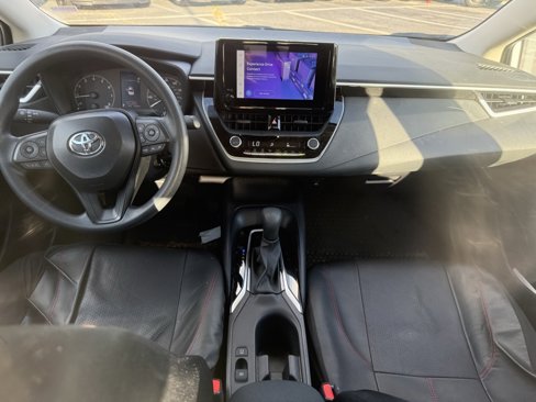 Used 2025 Toyota Corolla LE image 7
