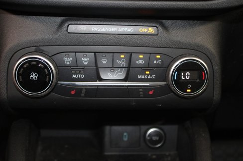 Used 2020 Ford Escape SE image 33