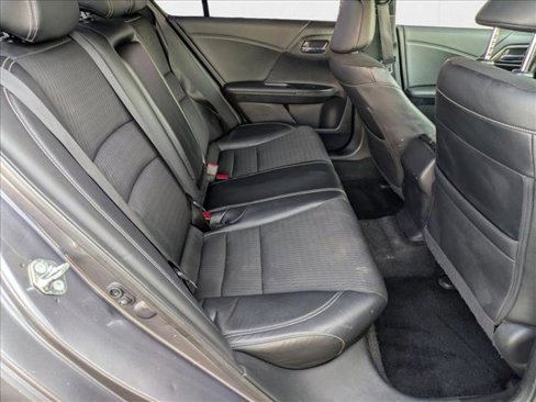 Used 2017 Honda Accord Sport image 18