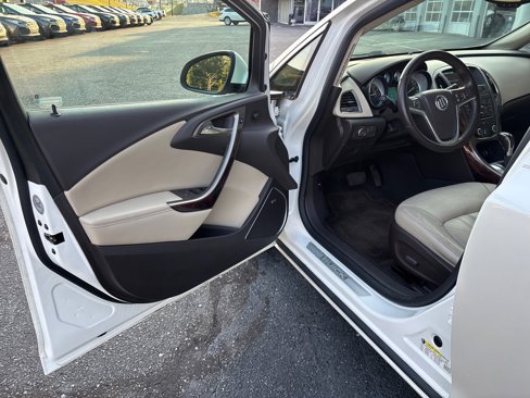 Used 2015 Buick Verano Leather w/ Experience Buick Package image 9
