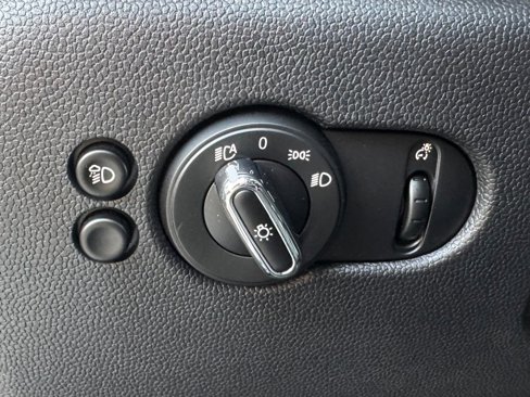 Used 2022 MINI Cooper S w/ Premium Package image 18