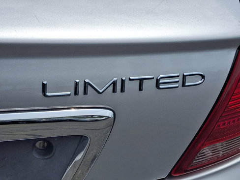Used 2006 Chrysler Sebring Limited w/ Electronics Convenience Group image 31