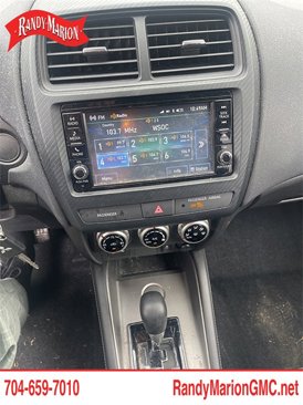 Used 2021 Mitsubishi Outlander Sport LE image 2