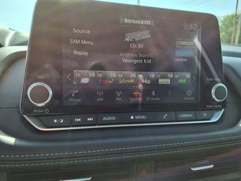 Used 2024 Nissan Rogue SV image 24