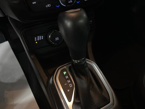 Used 2021 Jeep Renegade Limited image 23
