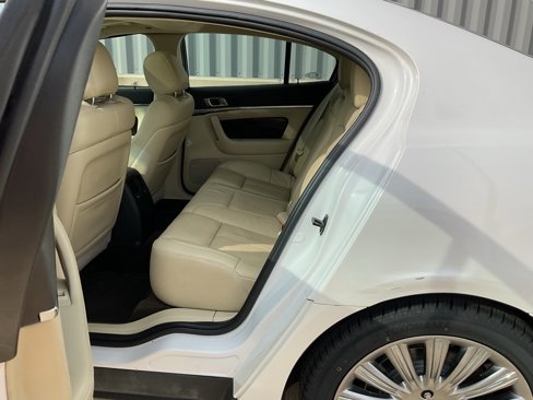 Used 2014 Lincoln MKS w/ Equipment Group 101A image 16