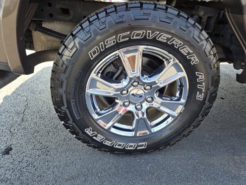 Used 2015 Ford F150 Lariat w/ Equipment Group 502A Luxury image 46