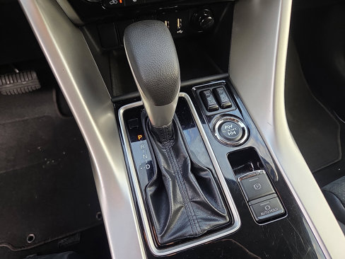Used 2024 Mitsubishi Eclipse Cross AWD image 29