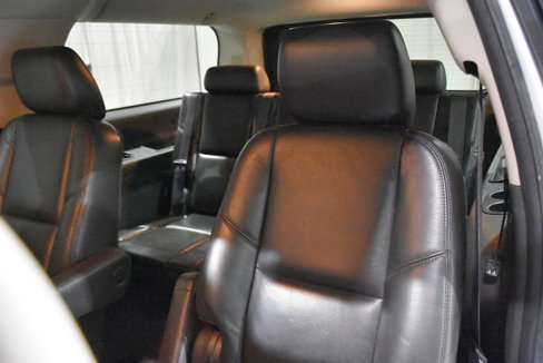 Used 2011 Cadillac Escalade ESV Premium image 34