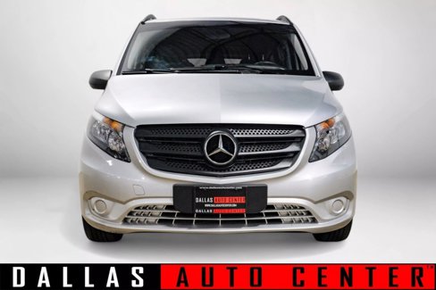 Used 2017 Mercedes-Benz Metris Passenger image 2