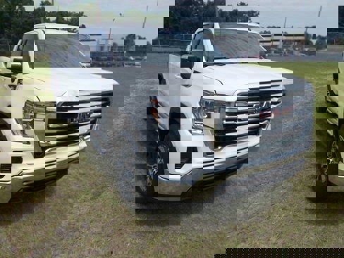 Used 2020 GMC Sierra 1500 SLE w/ SLE Value Package image 20