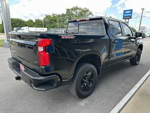 Used 2021 Chevrolet Silverado 1500 LT Trail Boss w/ Convenience Package II image 3