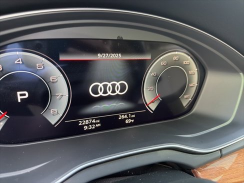 Used 2021 Audi Q5 2.0T Premium Plus w/ Premium Plus Package image 3