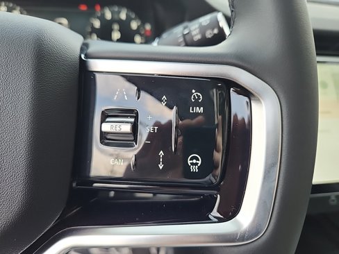 Used 2025 Land Rover Discovery Sport S image 20