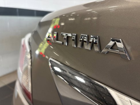 Used 2014 Nissan Altima 3.5 SL w/ Technology Package image 39
