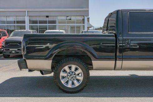 Used 2011 Ford F250 Lariat w/ Lariat Interior Pkg image 11