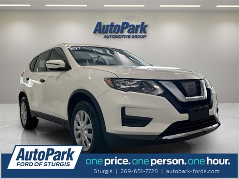 Used 2017 Nissan Rogue S image 1
