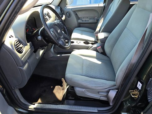 Used 2006 Jeep Liberty Sport image 18