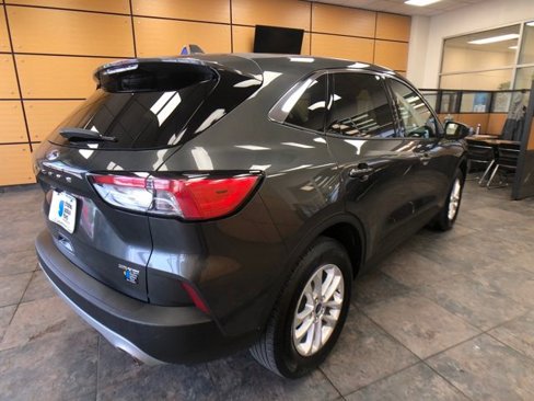 Certified 2020 Ford Escape SE image 7