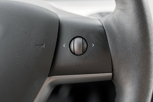 Used 2023 Tesla Model 3 Standard Range image 16