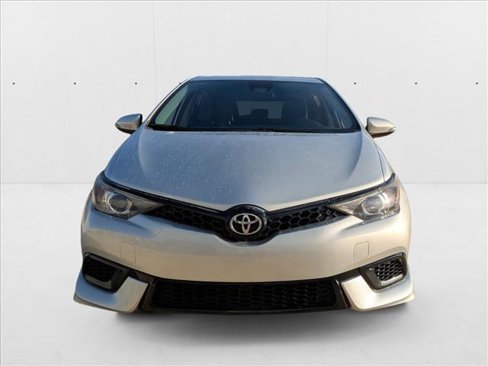Used 2017 Toyota Corolla iM image 2
