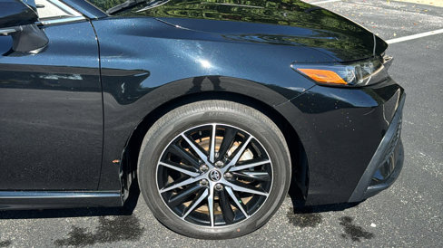Used 2023 Toyota Camry SE image 9