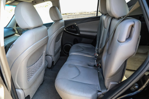 Used 2011 Toyota RAV4 Limited image 17
