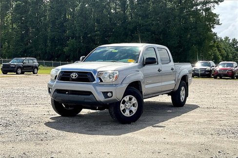 Used 2015 Toyota Tacoma PreRunner image 2