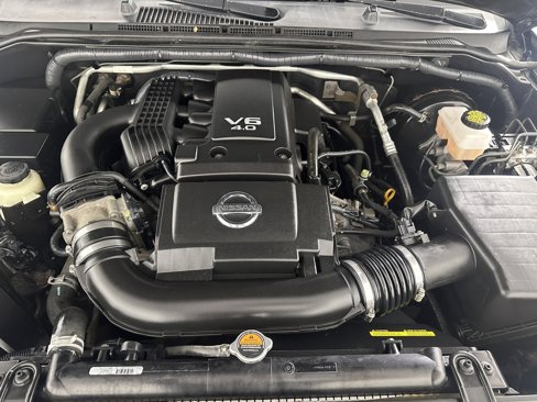 Used 2015 Nissan Frontier PRO-4X image 10