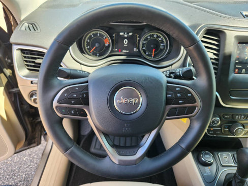 Used 2019 Jeep Cherokee Latitude w/ Cold Weather Group image 20