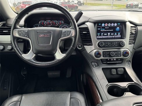 Used 2018 GMC Yukon SLT w/ Premium Edition image 2