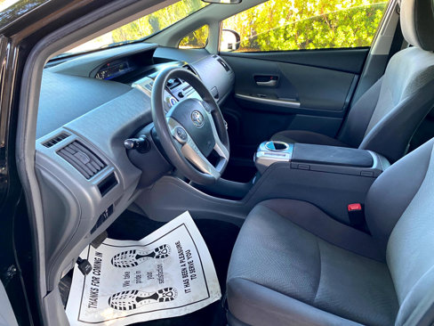 Used 2014 Toyota Prius V Three image 27