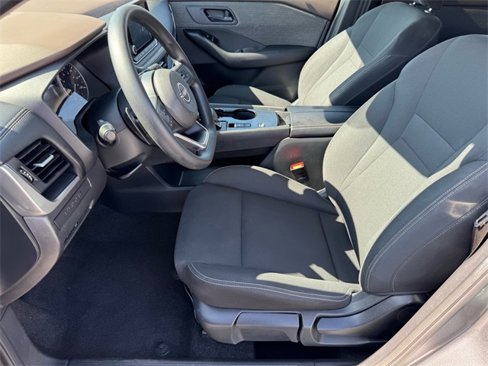 Used 2023 Nissan Rogue S image 7