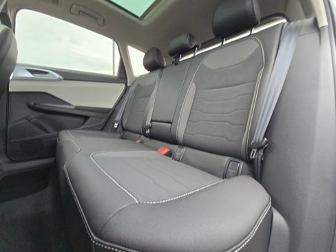 New 2025 Volkswagen Taos SE image 19