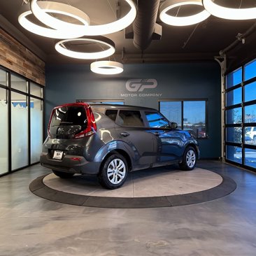 Used 2020 Kia Soul LX image 3