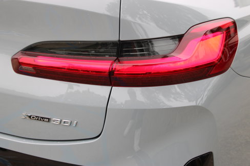 Used 2023 BMW X4 xDrive30i w/ M Sport Package image 10